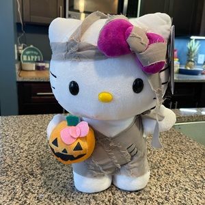 Hello Kitty Halloween Edition .